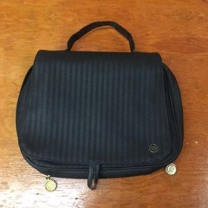 Oscar de la Renta cometic accessories make-up bag